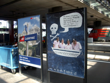 Plakat am Bahnhof Luzern