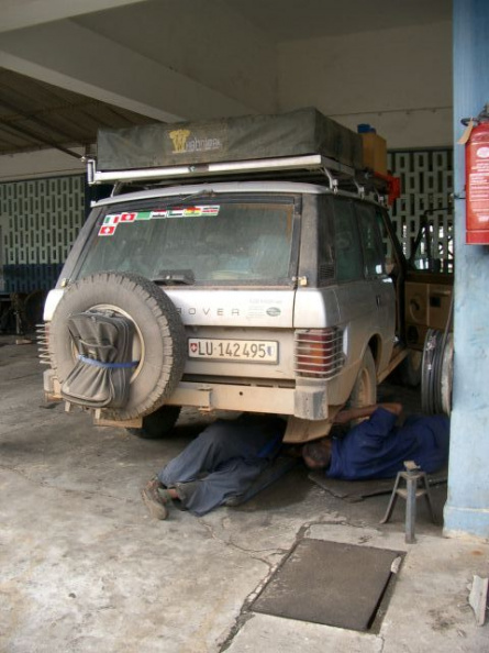 Stossdämpfer-Reparatur zum Zweiten