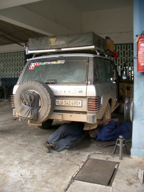 Stossdämpfer-Reparatur zum Zweiten